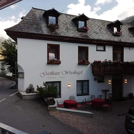Gasthaus Weisskugel Malles Venosta Bagian luar foto