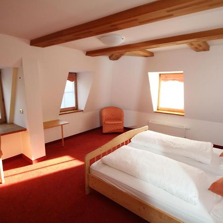 Gasthaus Weisskugel Malles Venosta Bagian luar foto