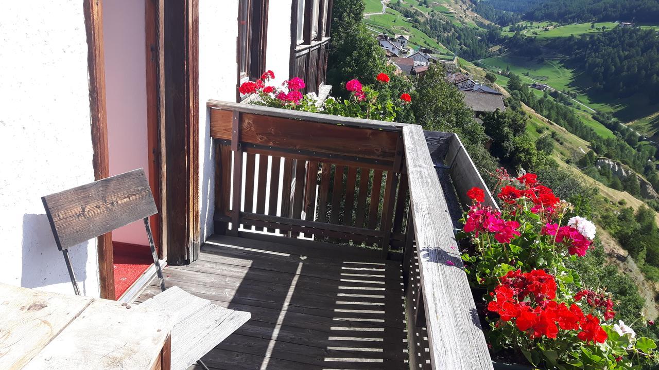 Gasthaus Weisskugel Malles Venosta Bagian luar foto
